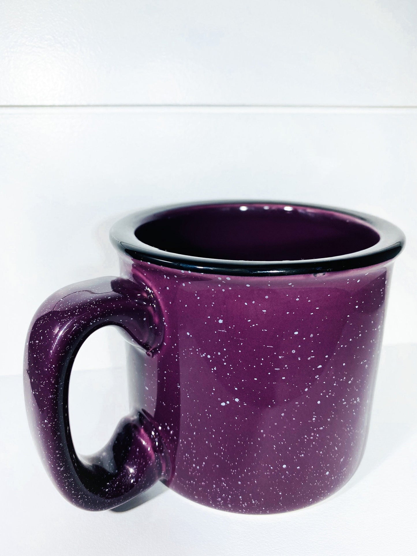 Camping Queen Campfire Mug – 15 oz Ceramic Mug for Outdoor Coffee &amp; Cocoa Lovers